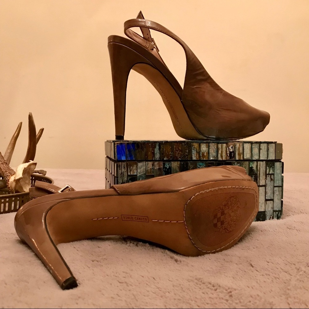 VINCE CAMUTO Beige Patent Leather Slingback Pumps